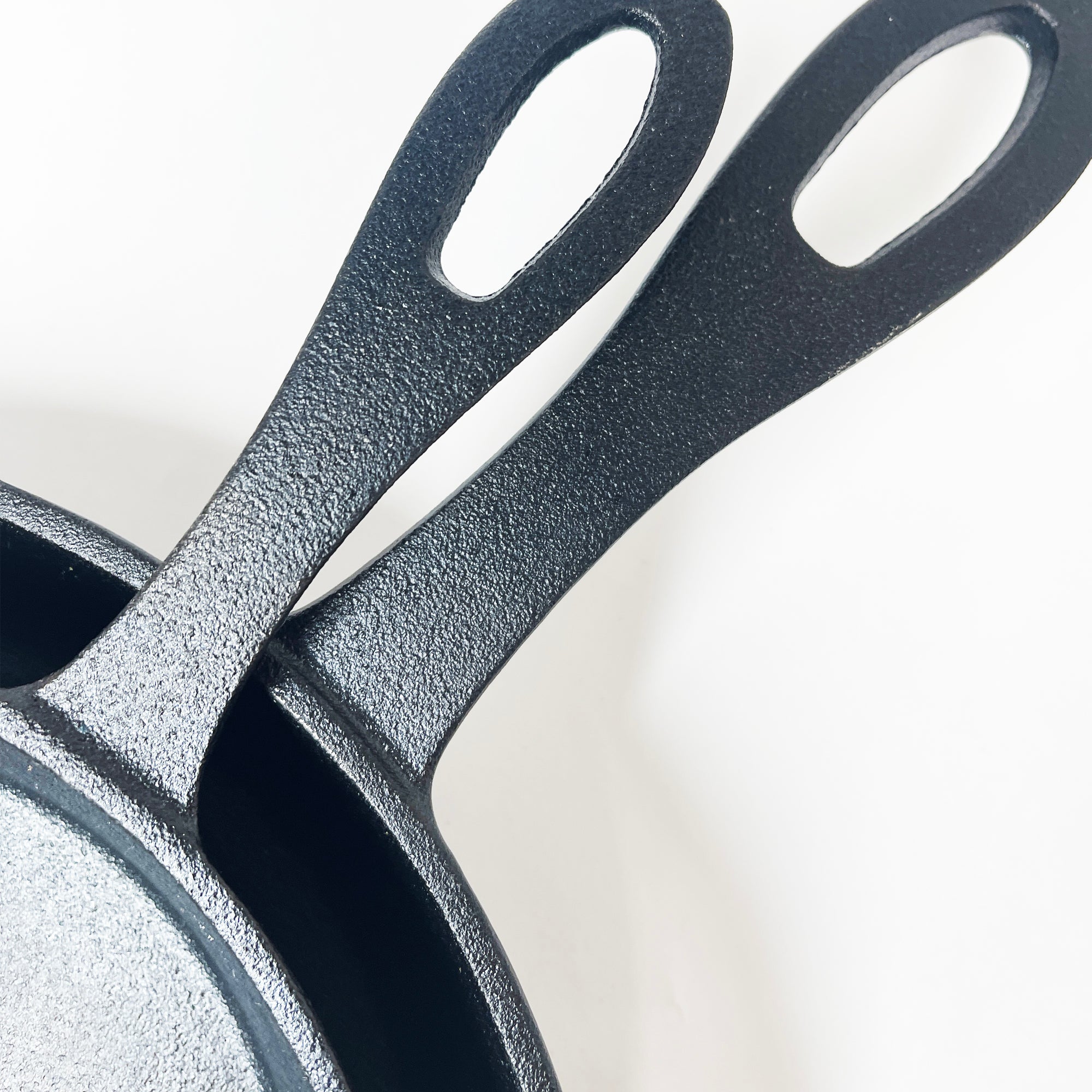 8-in and 10-in Cast Iron Skillet Set