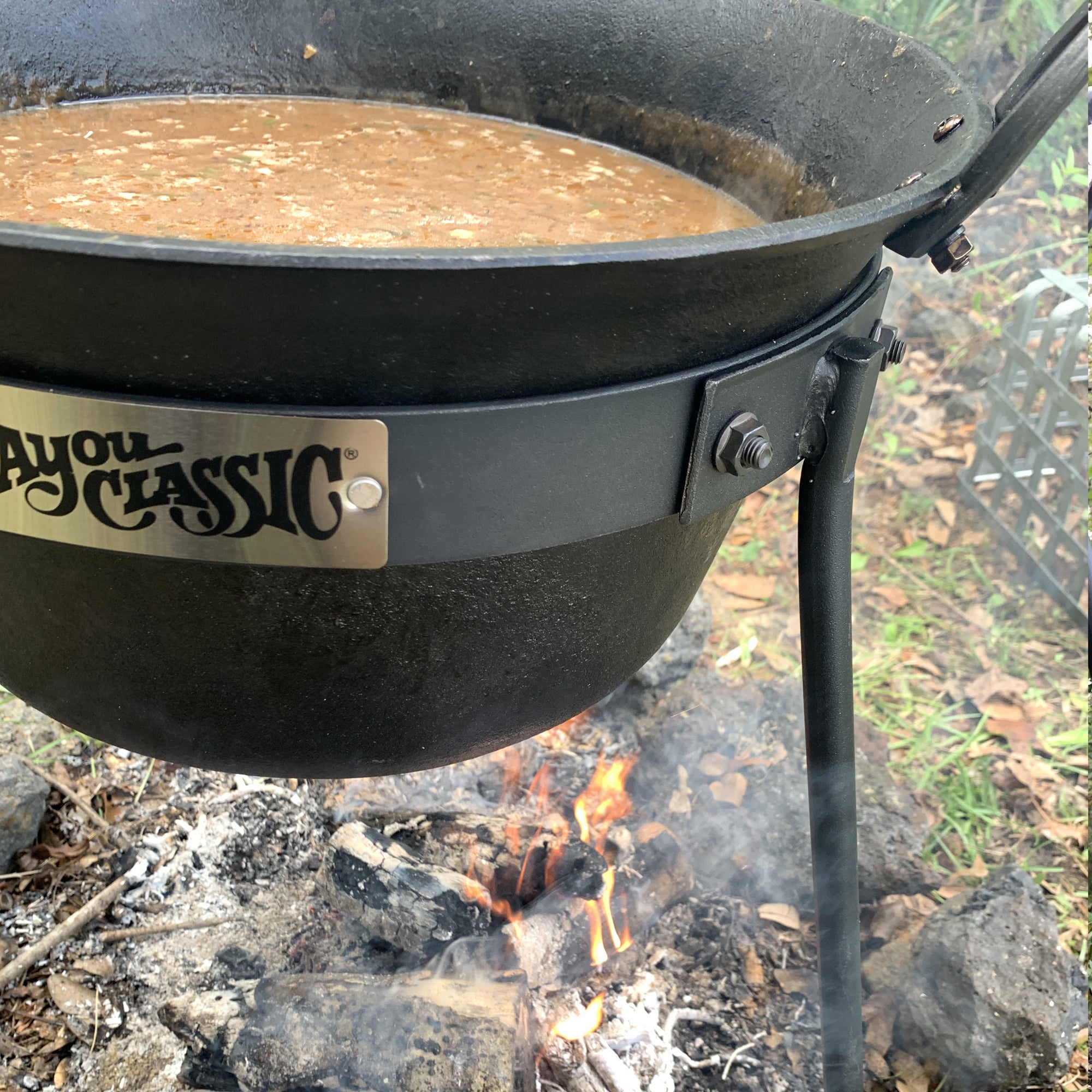 20-qt Cast Iron Gypsy Kettle with Stand