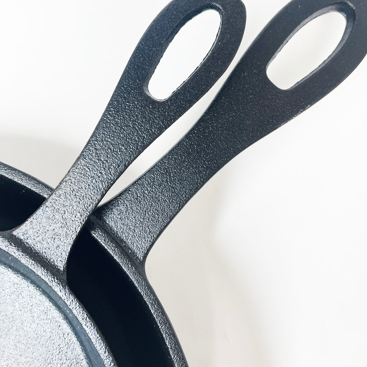 8-in and 10-in Cast Iron Skillet Set